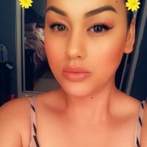 Meet your Posher, Elvia